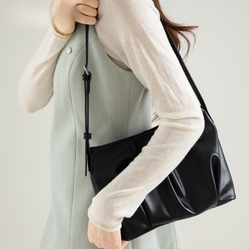 Pleat Elite Underarm Shoulder Bag