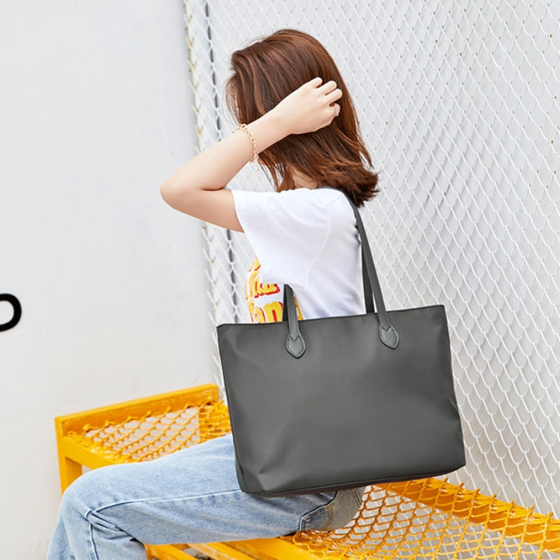 Women's Sleek Professional Shoulder Bag