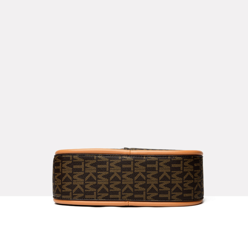 Saddle Ease Simple Shoulder Bag