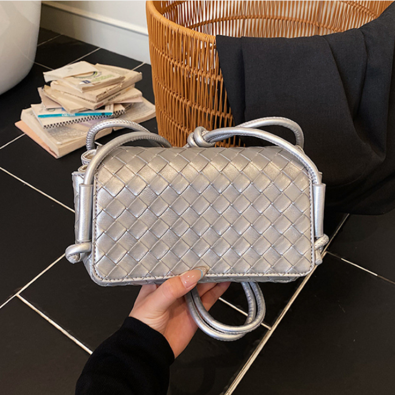Trend Luxe Shoulder Bag
