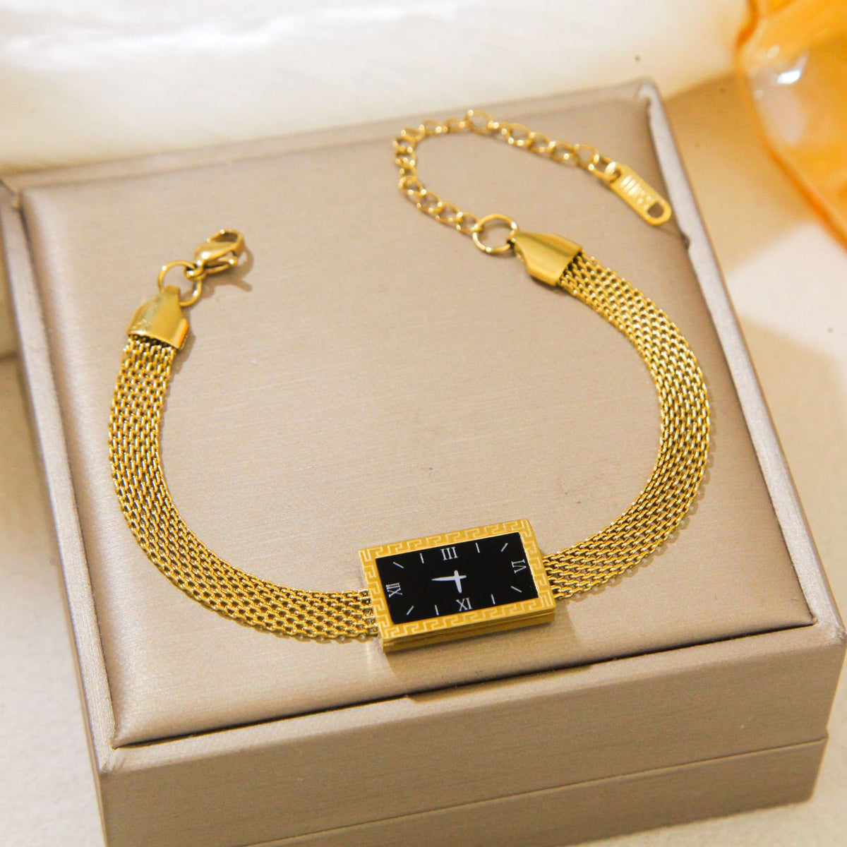 European Style Gold Mesh Bracelet Watch
