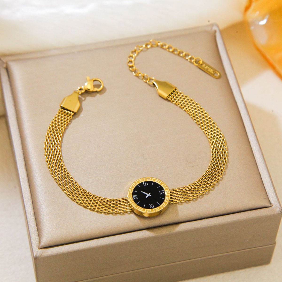 European Style Gold Mesh Bracelet Watch