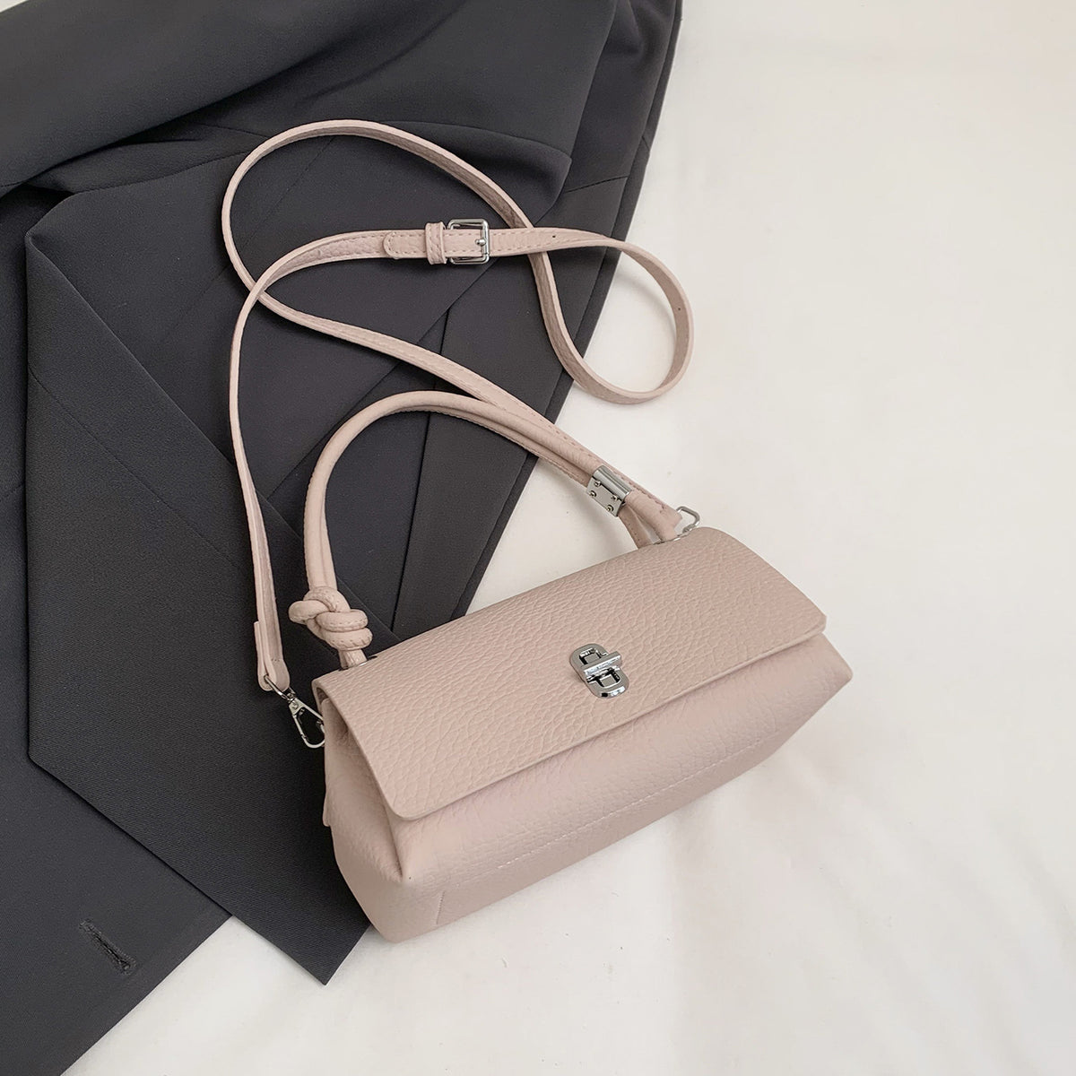 Vintage Luxe Women’s Shoulder Bag