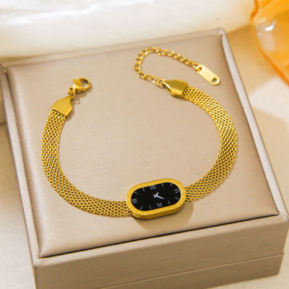 European Style Gold Mesh Bracelet Watch