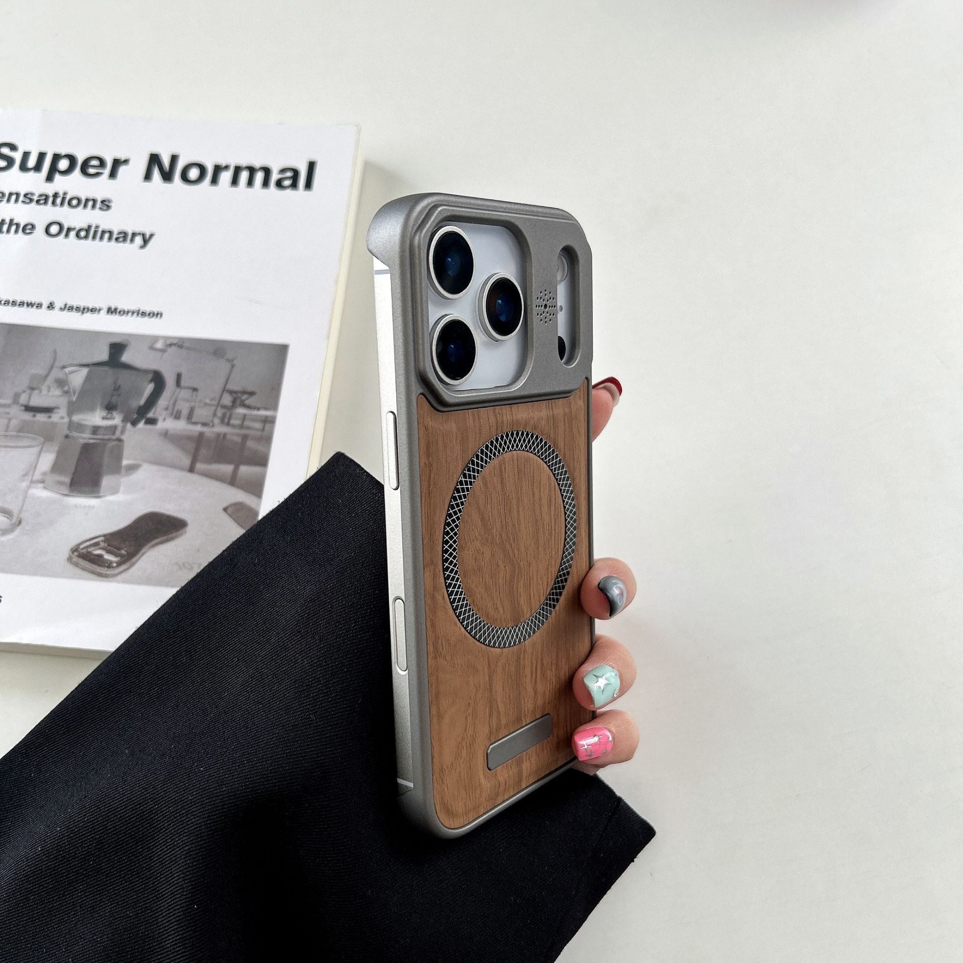 Norevia Wood Grain MagSafe Case