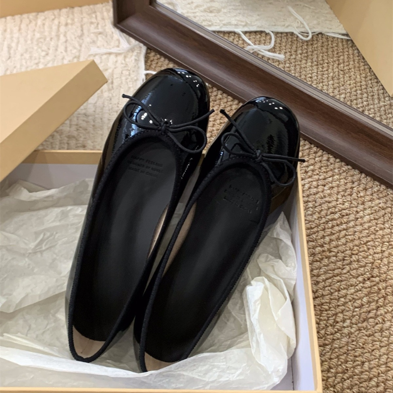 Roselle Gloss Bow Pumps