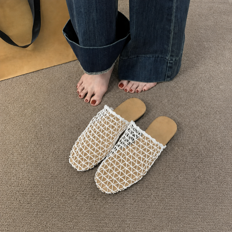 Breeza Mesh Closed-Toe Slides