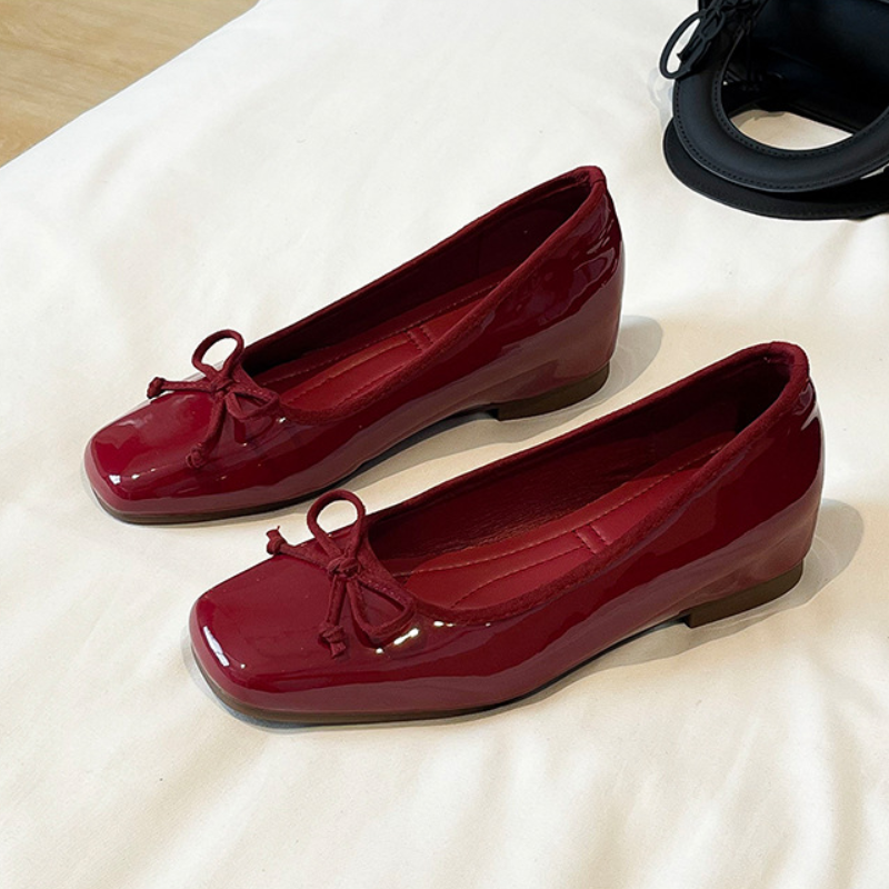Velvet Rouge Bow Pumps
