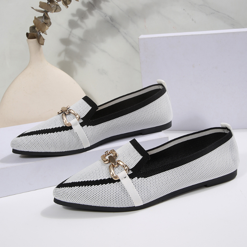 Celestia Chain Pointed Pumps